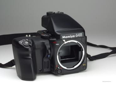 Mamiya 645 PRO + AE Prismensucher + Power Drive