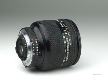 Nikon AF Nikkor 24-120mm f/3.5-5.6 D