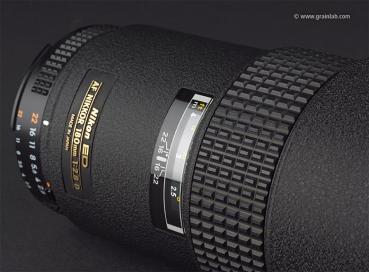 Nikon AF-D Nikkor 180mm f/2.8 ED