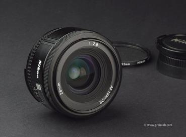 Nikon AF Nikkor 28mm f/2.8