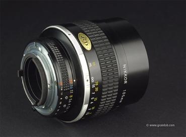 Nikon Nikkor 105mm f/1.8 AIS