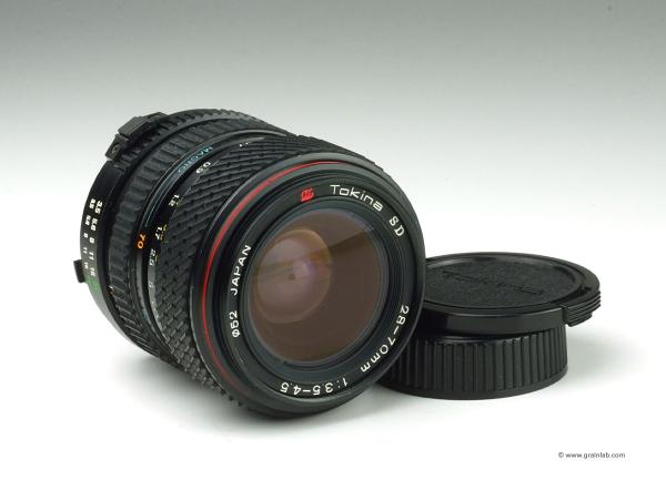 Tokina 28-70mm f/3.5-4.5 - Minolta MD