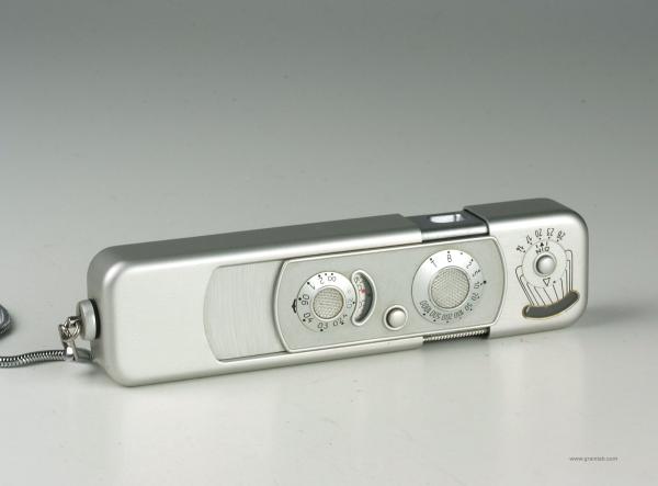 Minox B