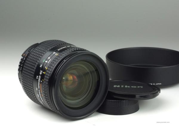 Nikon AF Nikkor 28-200mm f/3.5-5.6 D