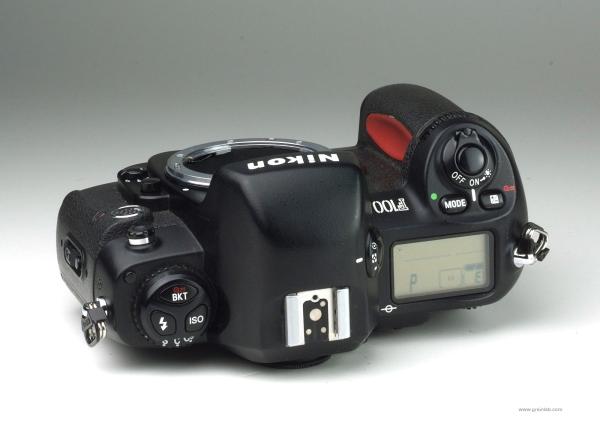 Nikon F100