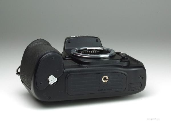 Nikon F100