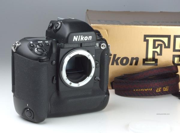 Nikon F5