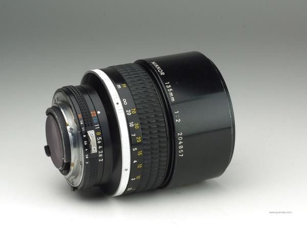 Nikon Nikkor 135mm f/2 AiS