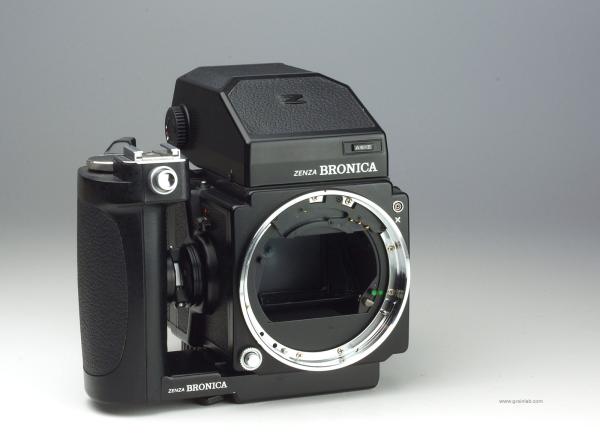 Zenza Bronica ETRS + AE-II Prism Finder